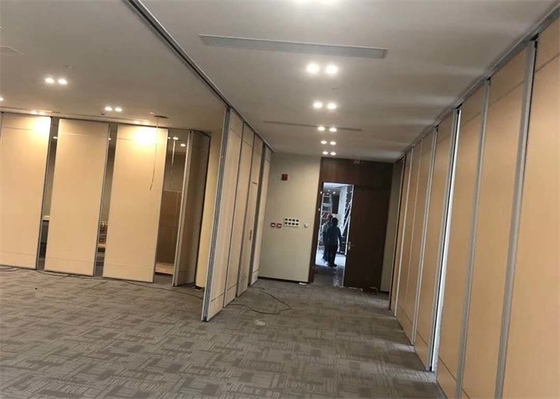 단일 및 이중 휠 제어 롤러 음향 이동 분단 벽