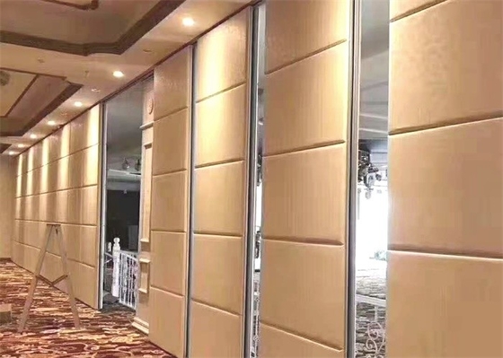 목재 아쿠스틱 슬라이딩 폴딩 파티션 직물 아쿠스틱 이동식 파티션 벽
